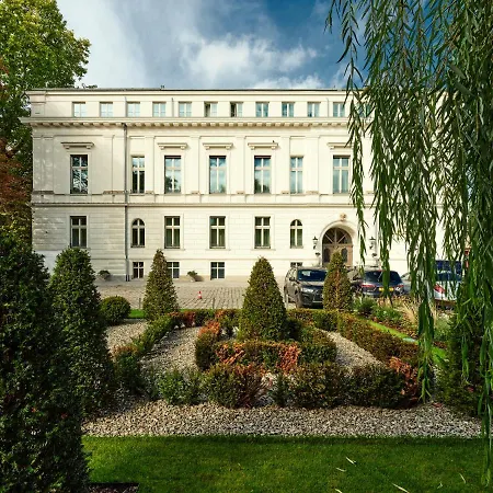 Hotel Altus Palace - Destigo