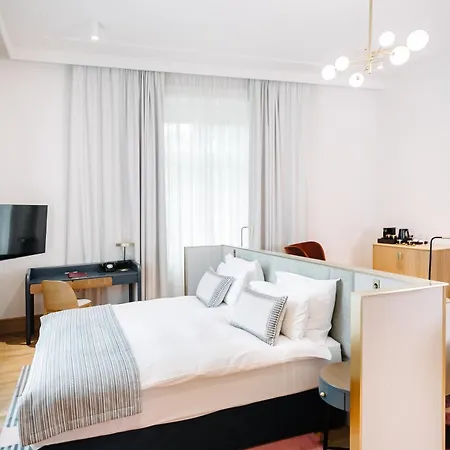 Altus Palace - Destigo Hotell