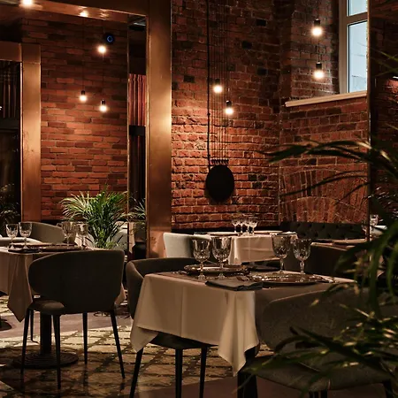 Altus Palace - Destigo فندق