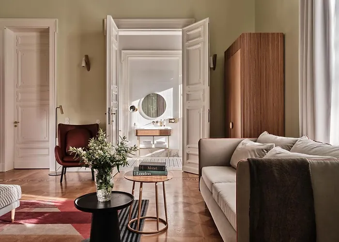 Altus Palace - Destigo فندق فروتسواف