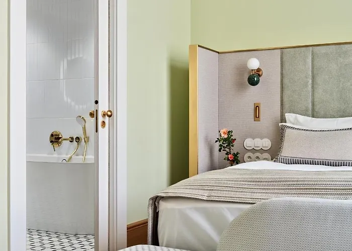 Altus Palace - Destigo فندق